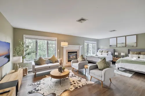 Spacious Smart Home Retreat on 14 Acres of Nature Hotels in Blooming Grove