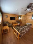 Cozy Lower Cabin with extended patio-Three Bears/Yogi Waterparks