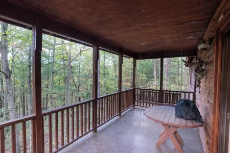 Charming 4-bedroom cabin with WiFi, AC in Bryce Resort