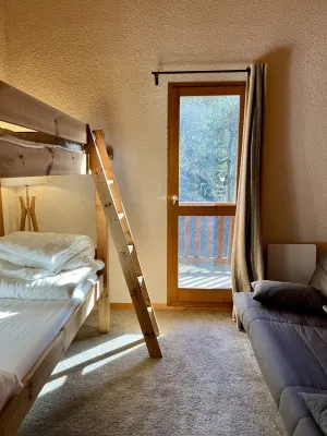 Chalet 14 Personnes Montchavin Vue sur le Mont-blanc! Các khách sạn ở Bellentre