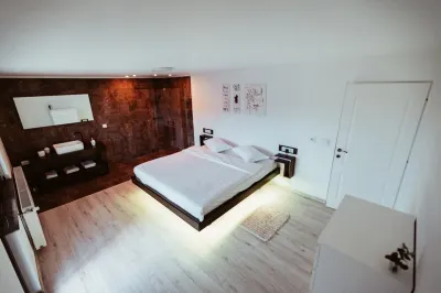 Prive nest  king size beds Transilvania Colibita  호텔