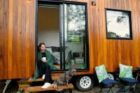 Kookaburra's Perch Tiny House. Secluded, Peaceful and Dog Friendly. - Wi-Fi