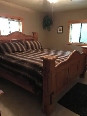 Beautifully furnished private Pet Friendly place with private fenced yard