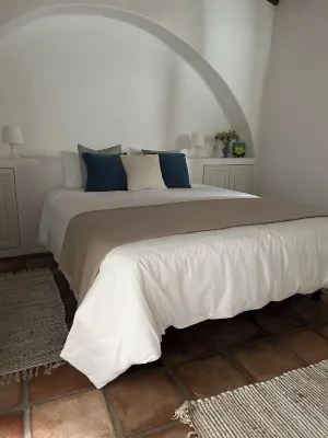 Casa acolhedora na pacata aldeia de Santo António do Baldio فنادق في Corval