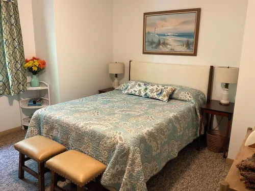 Charming 3-bedroom cottage with AC in marvelous Saugatuck close to trails