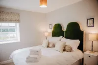 Stunning 2 bed cottage on rural country estate only 7 miles from Norwich