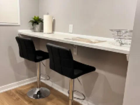 Darlington’s basement suite! Hotels in Clarington