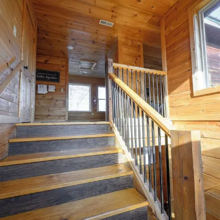 Cozy 2-bedroom cabin in charming Pigeon Forge with Indoor Heated Pool & Hot Tub