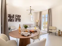 Sanders Paros Gardens - Sweet 1-Bdr Apt w Patio