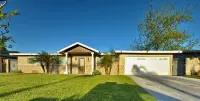 Chandelier Retreat 3Br/2BA/ King Bed /85”75”32” TVs/ Near Hard Rock Casino