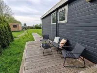 3 bedroom chalet in hensbroek Hôtels à : Hensbroek