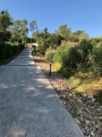 Villa with swimming pool in a quiet natural park