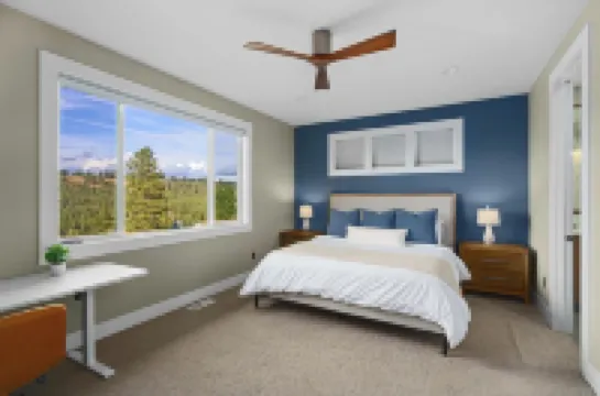 Spacious 6-bedroom, Views, King Beds, Hot Tub, Game Room near downtown Spokane