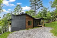 Lakefront Cabin - Private Dock, Firepit, Pontoon Boat Rental Available