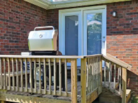 Cul-de-sac - Family Friendly - Easy Access To i24