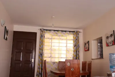 Near JKIA airport and SGR のホテル