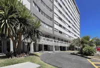 Apartment with sea view and solarium