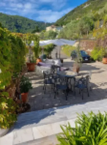 Vintage villa with Jacuzzi