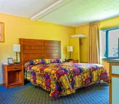 Parker's Motel - parking