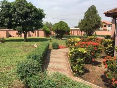 First Choice Guest House Hotel in zona Borteyman Stadium