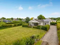 "Tolke" - 400m from the sea Hotels in Hejls