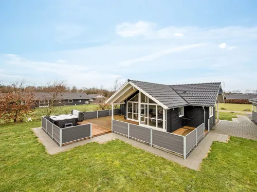 "Gertrude" - 1.1km to the Fjord Hotels in Hemmet