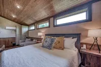 Luxury 23-AC Ranch Hot Tub and Hill Country Views! - balcony