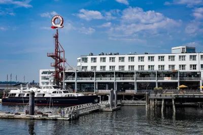 科斯特朗斯代爾碼頭酒店 鄰近Yaas Bazaar的酒店