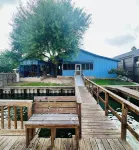 Marina’s Cozy Cottage. Family friendly with cold AC in summer and warm winters!