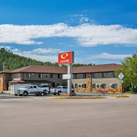 Econo Lodge, Downtown Custer Near Custer State Park and Mt Rushmore