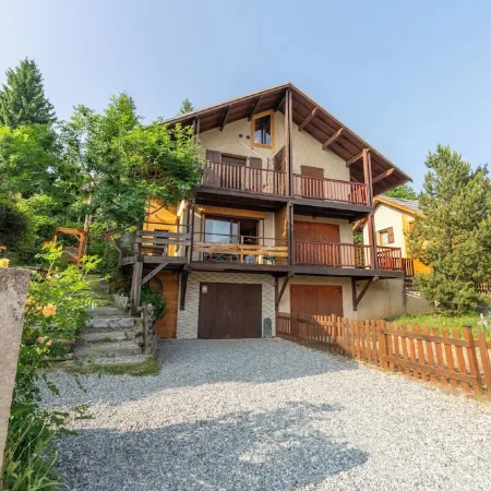 La maison d'Albane - Briançon/Serre Chevalier Valley - comfort and modernity Отели в г. Бриансон