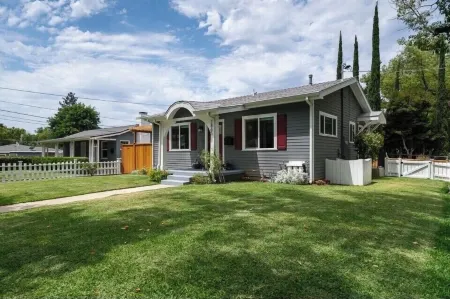 Guest Place in Pasadena w/ Private Entrance