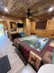 1-Br Cabin Just 5 Minutes to Great Smoky Mountains National Park on Cosby Creek