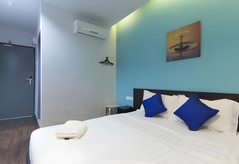 4. 클로버 호텔 이..