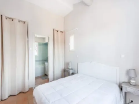 3 Room House 6 People - Prestige Hotels in Mallemort