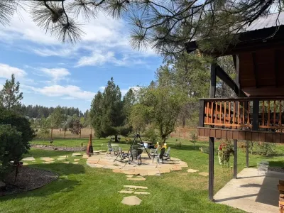 Cabin on 5 acres w/Full Gym, Steam Rm, Hot Tub. Pet Friendly. Near Glacier N.P. Hotels near Glacier Park International Airport