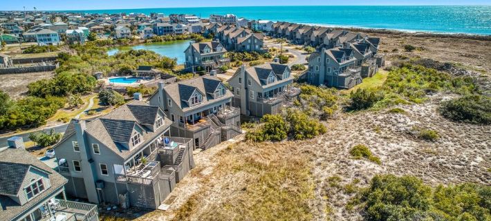 Two Beaches & Pool, Renovated Townhome on Nature Preserve at Serenity Point Ξενοδοχεία στην πόλη Pender County