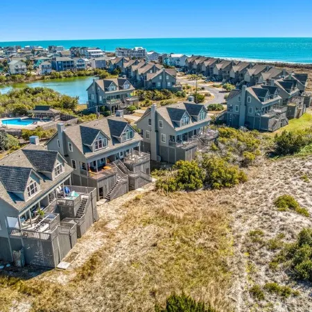 Two Beaches & Pool, Renovated Townhome on Nature Preserve at Serenity Point