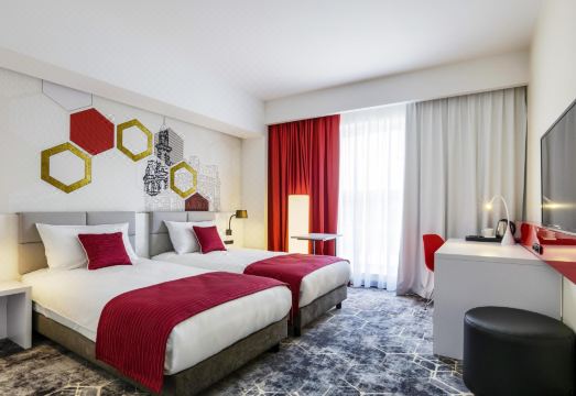 1. 이비스 스타일스..