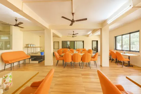 Hotel Always Welcome Отели рядом с достопримечательностью «Guru Sikhar»