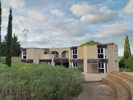 Les Villas du Château de Lastours Отели в г. Сижан