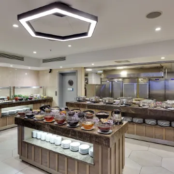 Ramada by Wyndham Istanbul Old City Отели рядом с достопримечательностью «Фатих»