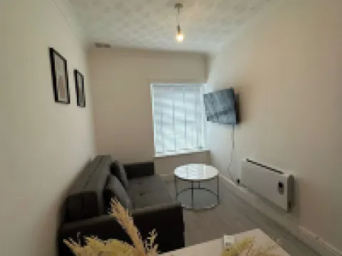 Stylish 1 Bedroom Flat Near Bridgend Town Centre Hotels in Bridgend