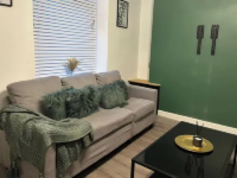 Beautiful 2 Bedroom House in Bridgend Hotels in Bridgend