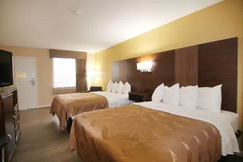 Quality Inn & Suites Franklin Hotels in Franklin