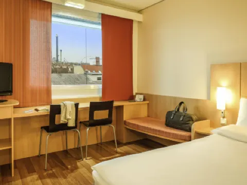Ibis Wien Messe Hoteles cerca de Catedral de San Esteban