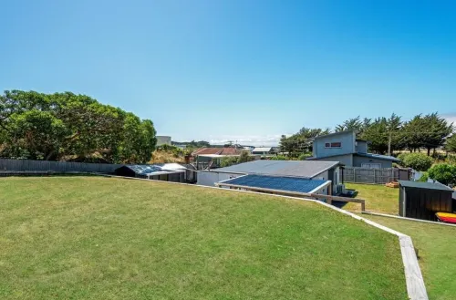 Beachy Bach - With Brand New Spa Pool! Hotels in Foxton Beach