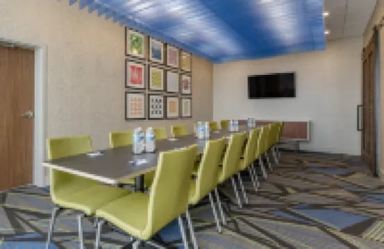 Holiday Inn Express & Suites LANCASTER - MOUNT JOY by IHG