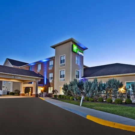 Holiday Inn Express & Suites COLUMBUS SE - GROVEPORT by IHG