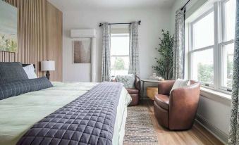 The Bank on Main St - Luxury Historic Suite on Main Street!